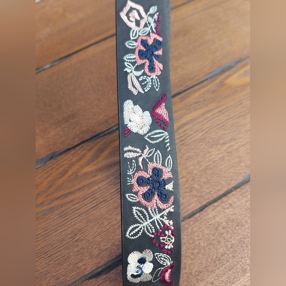 Black Embroidered Belt Silver Buckle Small/Medium 38" Length - Picture 4 of 6